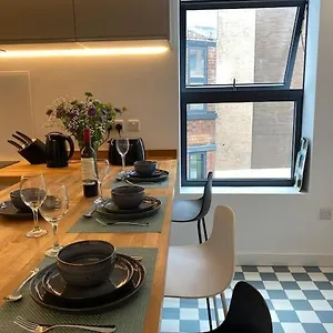  Apartment Contemporary Centre 3 Bedroom